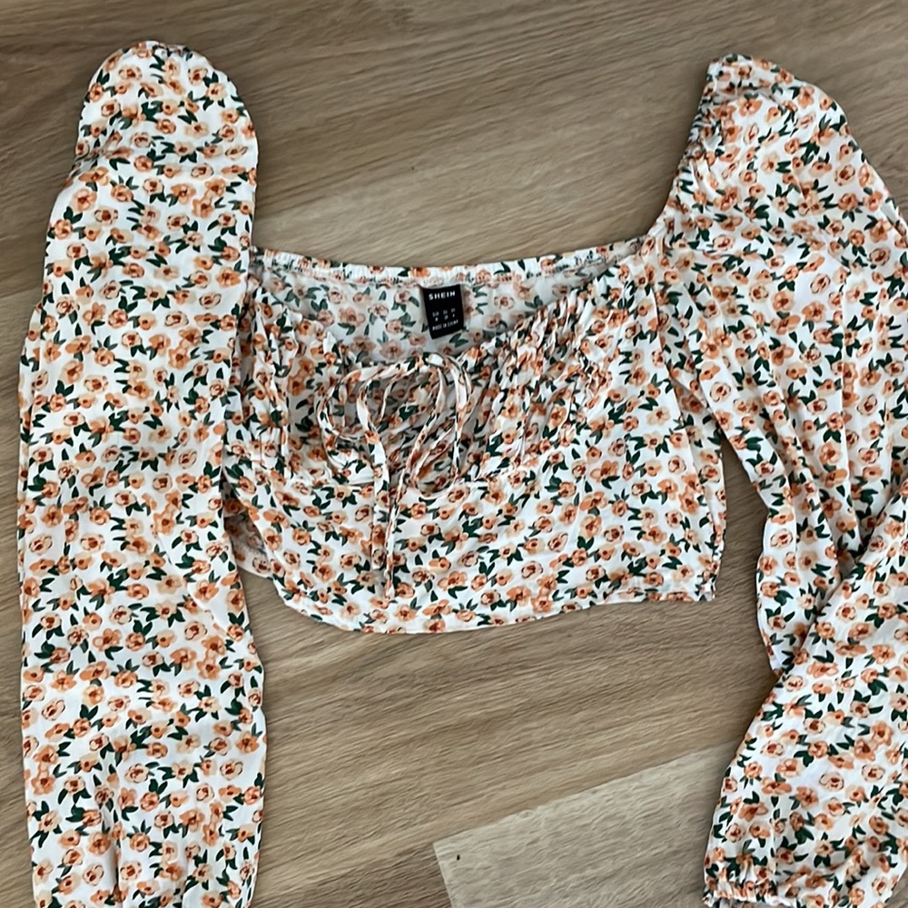 Floral blouse - Picture 2 of 3